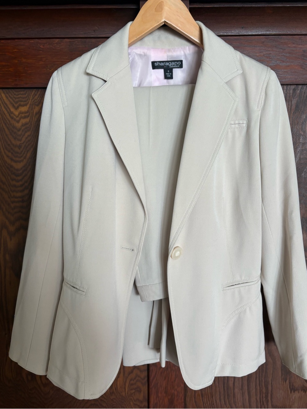 Sharagano Women's Light Cream /tan Single-Button Blazer and pants suit